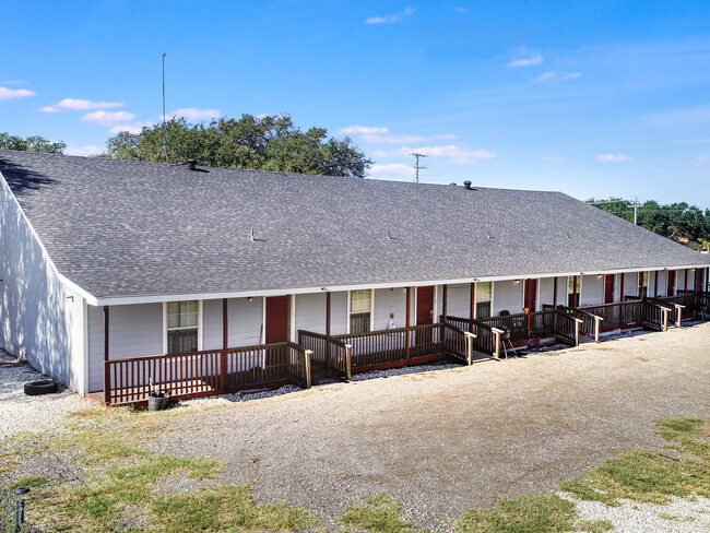 15141 Fm 775 in Floresville, TX - Building Photo - Building Photo