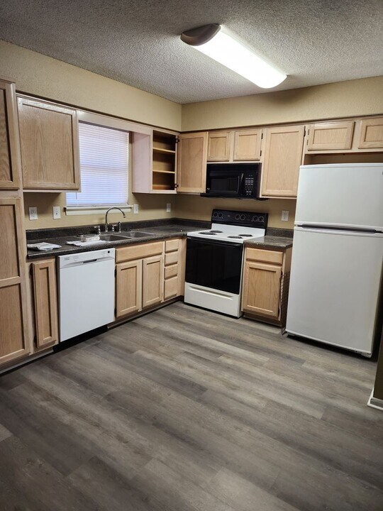 931 Mulberry St in Belton, MO - Building Photo