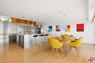 1260 Linda Flora Dr in Los Angeles, CA - Building Photo - Building Photo
