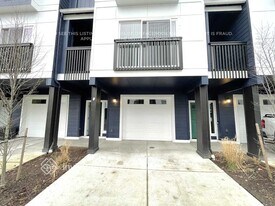 6505 47th Ave NE, Unit 6308-206 in Marysville, WA - Building Photo