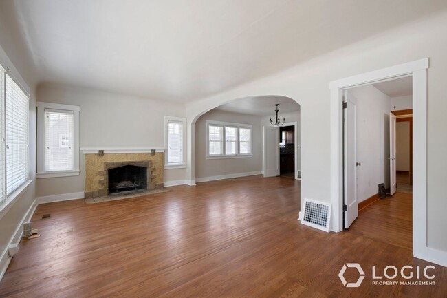 property at 524 Douglas St