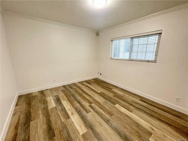 property at 910 N Prospect Ave