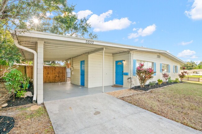 5600 33rd Ave N in St. Petersburg, FL - Building Photo - Building Photo