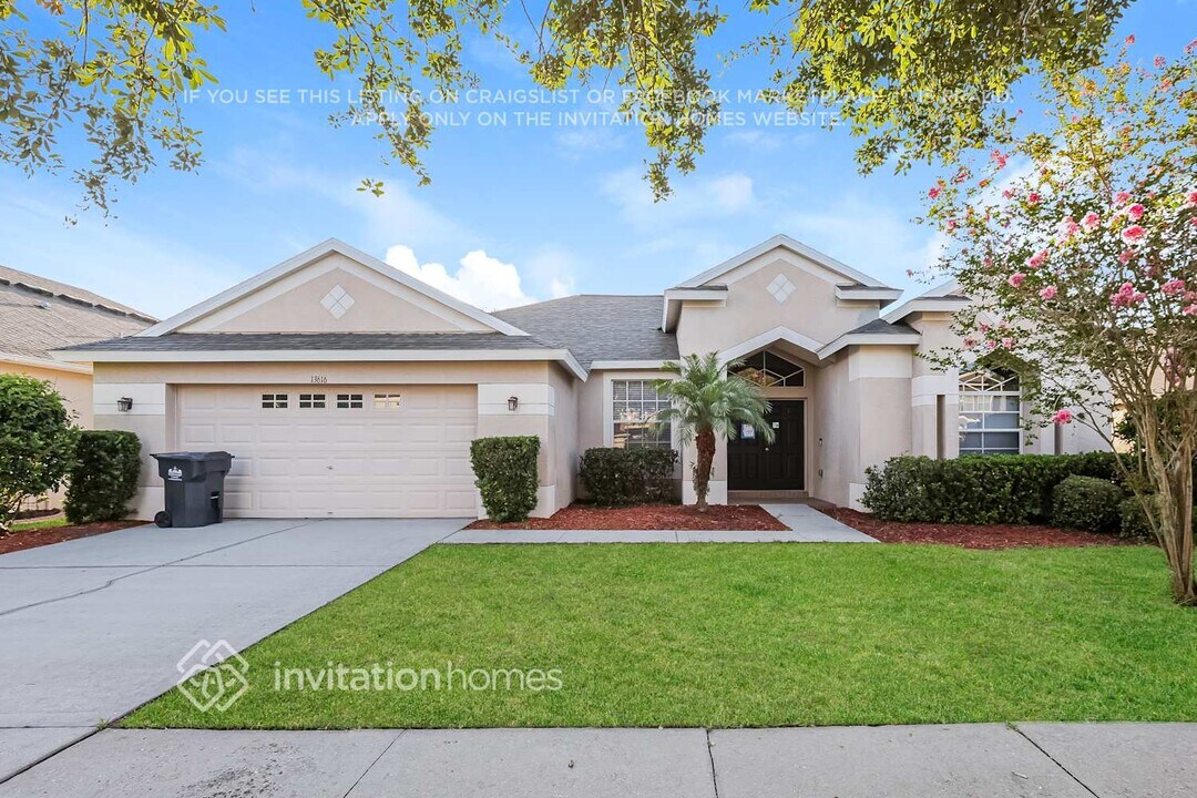 13616 Artesa Bell Dr in Riverview, FL - Building Photo