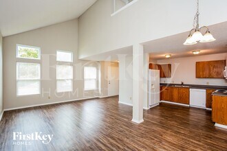 12205 Lindley Dr in Noblesville, IN - Foto de edificio - Building Photo