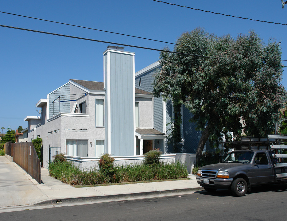 16701 Dolores St in Huntington Beach, CA - Building Photo