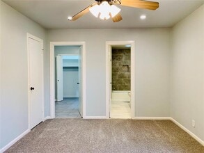 103 Lewis St in Waxahachie, TX - Building Photo - Building Photo
