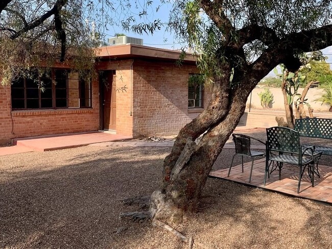 property at 2334 N Richey Blvd