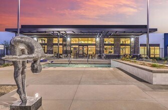 4555 Camino Al Norte in North Las Vegas, NV - Building Photo - Building Photo