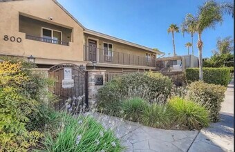 800 N Mollison Ave in El Cajon, CA - Building Photo - Building Photo