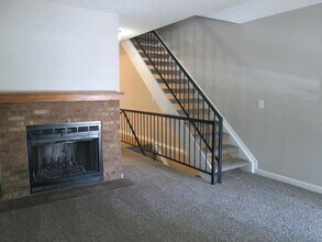 17644 E Loyola Dr in Aurora, CO - Building Photo - Building Photo