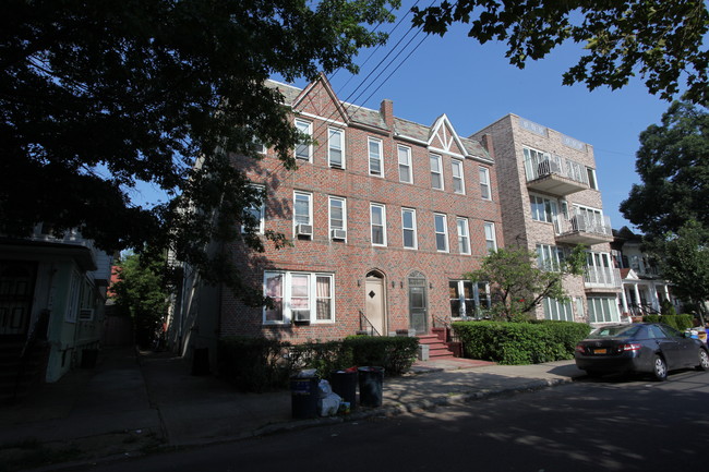 1586-1590 E 22nd St in Brooklyn, NY - Building Photo - Building Photo