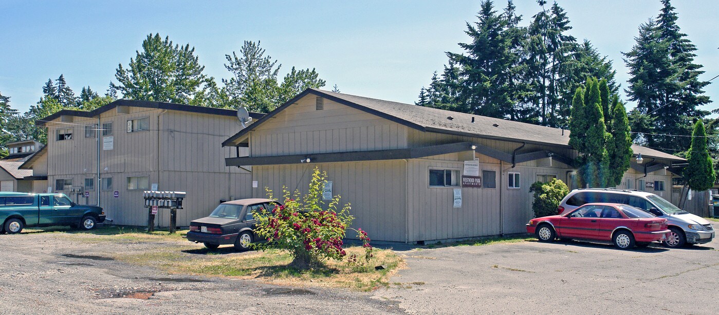 12701 47th Ave SW in Lakewood, WA - Foto de edificio
