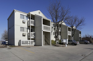 2130 N Old Manor Rd Apartamentos