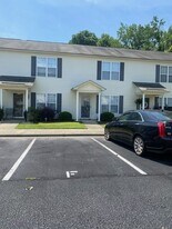 4242 Dudleys Grant Dr in Winterville, NC - Building Photo