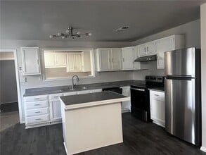 708 SE Ave J in Idabel, OK - Building Photo - Building Photo