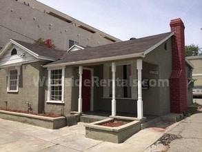 10829 Kling St in Toluca Lake, CA - Building Photo - Building Photo