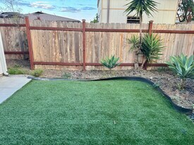 2280 Pentuckett Ave in San Diego, CA - Building Photo