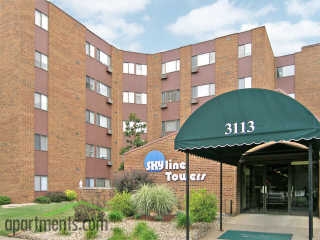 Skyline Towers in Alton, IL - Building Photo