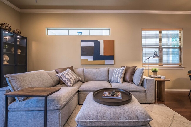 property at 1115 Kinney Ave