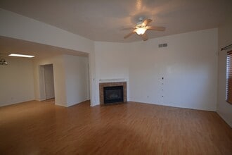 5901 Camino de la Luna NW in Albuquerque, NM - Building Photo - Building Photo