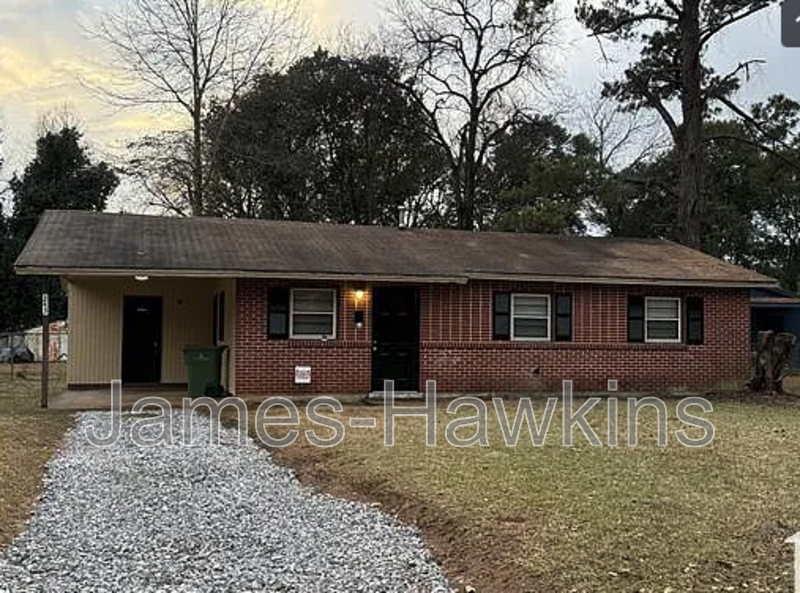 243 Park Manor Dr in Montgomery, AL - Building Photo