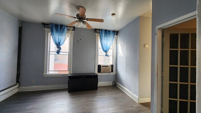 75A Clifton Pl in Jersey City, NJ - Building Photo - Building Photo