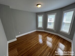 366 Highland Ave, Unit 3 in Somerville, MA - Building Photo - Building Photo