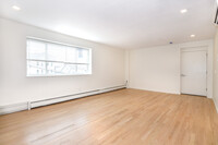 192 Hillside St, Unit #9 in Boston, MA - Foto de edificio - Building Photo