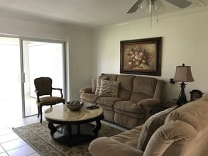 9440 SW 8th St-Unit -203 in Boca Raton, FL - Building Photo - Building Photo