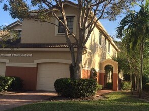 3894 Tree Top Dr in Weston, FL - Building Photo - Building Photo