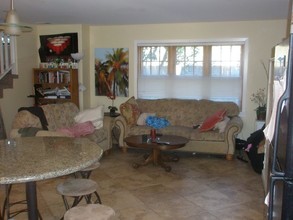 6736 Sueno Rd in Goleta, CA - Building Photo - Interior Photo