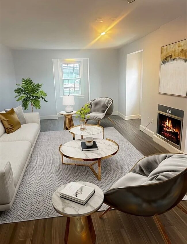 23 Chestnut St, Unit 5 in Chelsea, MA - Foto de edificio - Building Photo