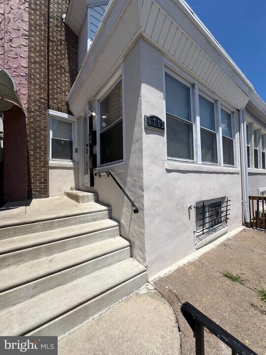 6713 Guyer Ave in Philadelphia, PA - Foto de edificio