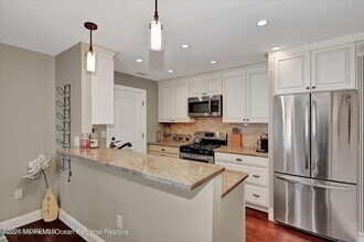 13 Racquet Rd in Wall Township, NJ - Building Photo - Building Photo