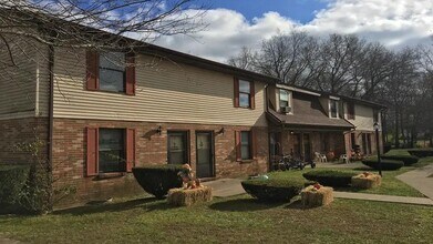 400 Elm St in Leesburg, OH - Building Photo - Building Photo