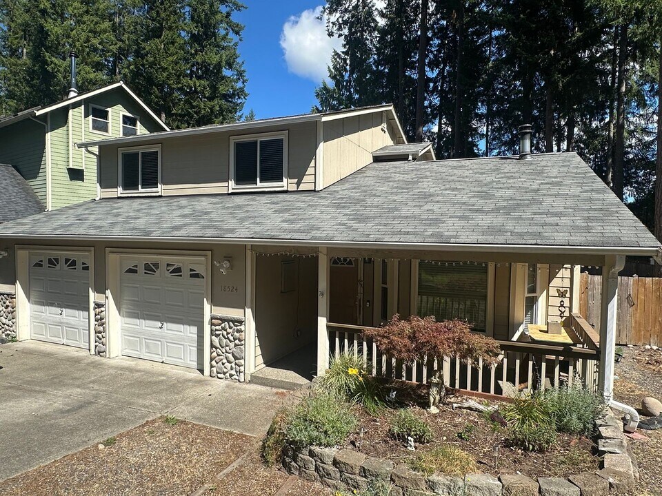 18524 Woodside Dr SE in Yelm, WA - Building Photo