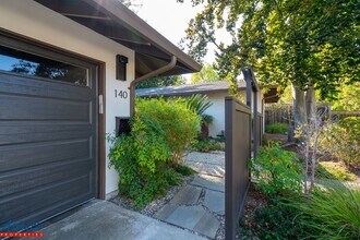140 Vía De Tesoros in Los Gatos, CA - Building Photo - Building Photo