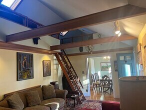 137 Warwick Rd in Newton, MA - Building Photo - Building Photo