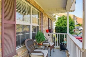 220 Woodmaker Ct in Nashville, TN - Foto de edificio - Building Photo