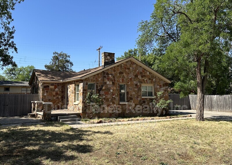 3203 37th St in Lubbock, TX - Building Photo