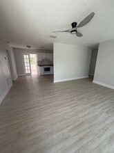 616 Wright Dr in Lake Worth Beach, FL - Building Photo - Building Photo