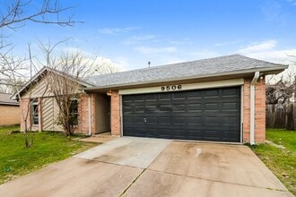9506 Lost Eagle Dr in Houston, TX - Foto de edificio - Building Photo
