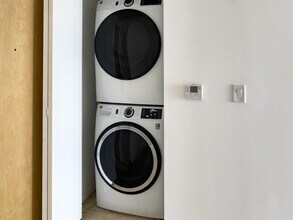350 S Miami Ave, Unit #2509 in Miami, FL - Foto de edificio - Building Photo