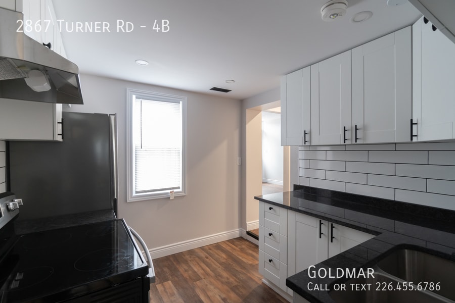 2867 Turner Rd in Windsor, ON - Building Photo