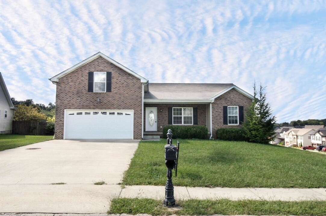 1880 Patton Rd in Clarksville, TN - Building Photo