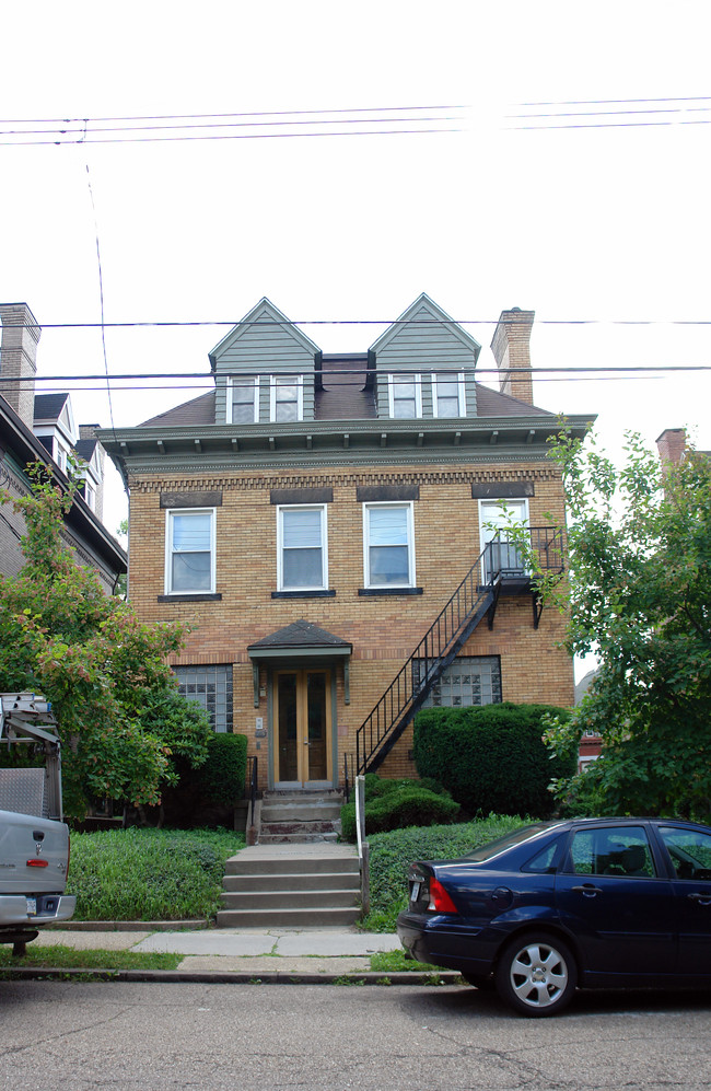 229 S Fairmount St in Pittsburgh, PA - Foto de edificio - Building Photo