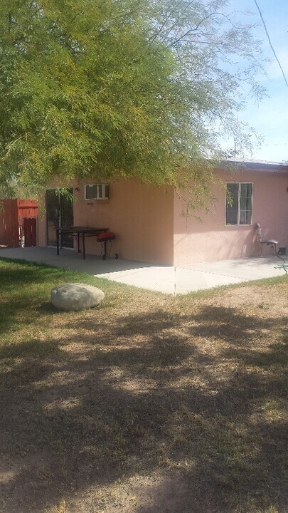 1266 E 14th Ave in Blythe, CA - Building Photo