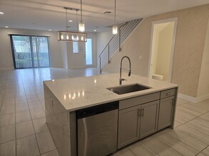 3748 Lambert Ave in West Palm Beach, FL - Building Photo - Building Photo