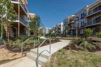 Allium Place in Silver Spring, MD - Foto de edificio - Building Photo